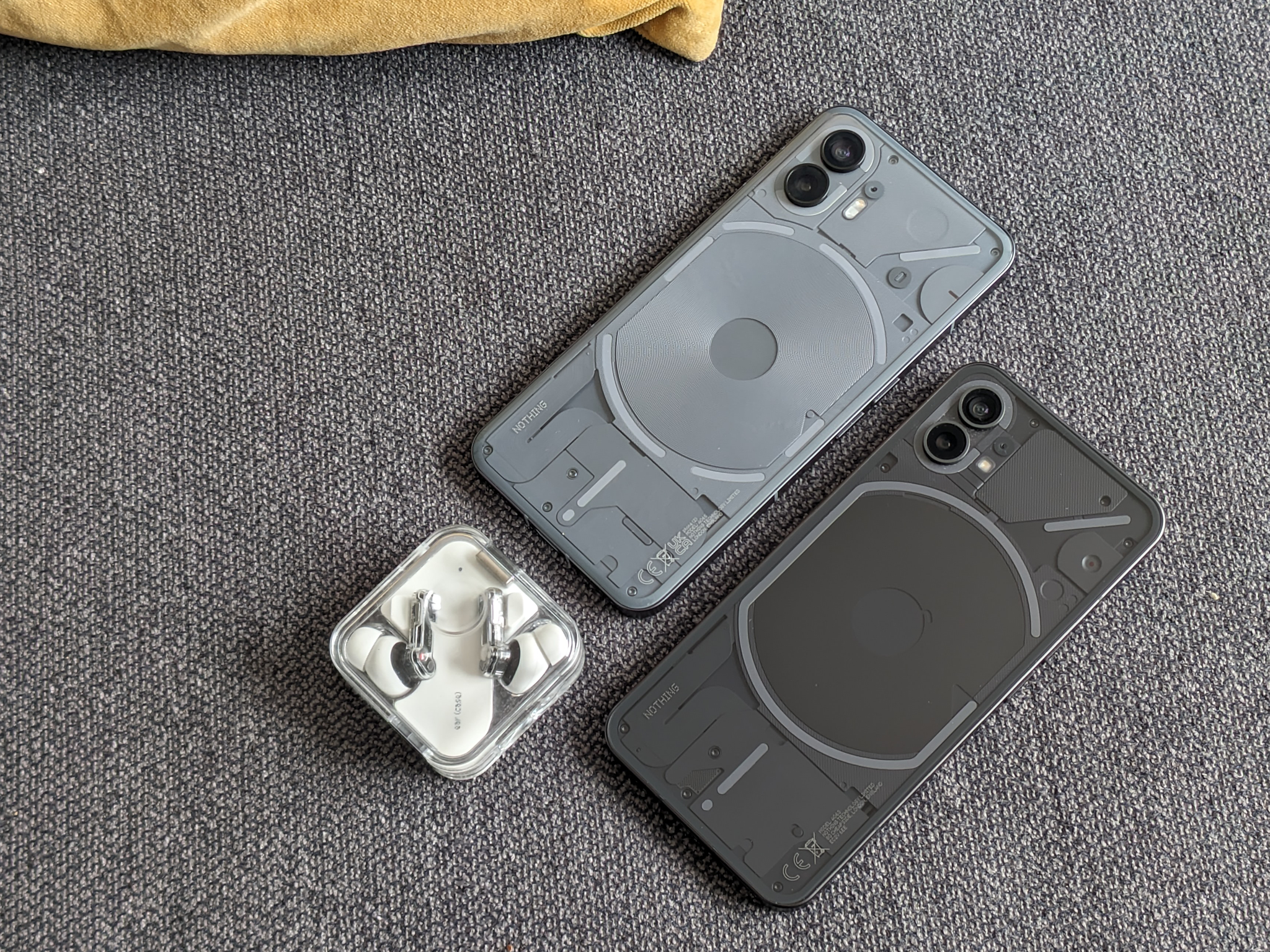 Nothing Phone (2) 8+128GB ダークグレイ s-l400.jpg